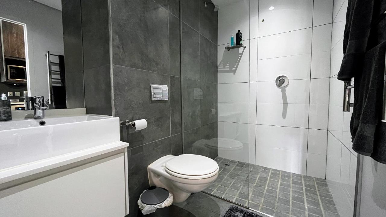 Modern Luxury Studio With Breathtaking City Views - No Load Shedding Кейптаун Екстериор снимка